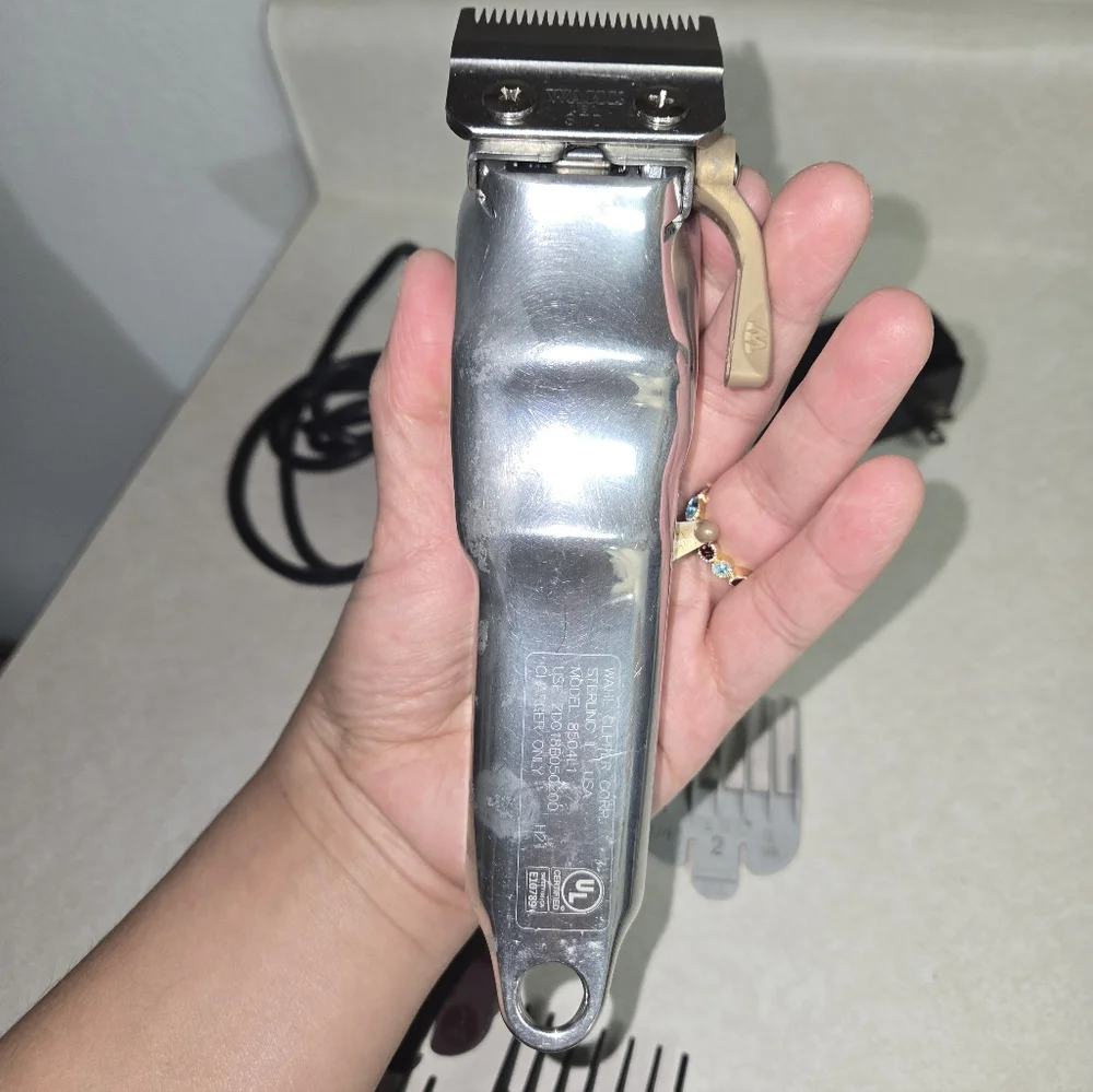 Professional Wahl Senior Black Clipper with Guards